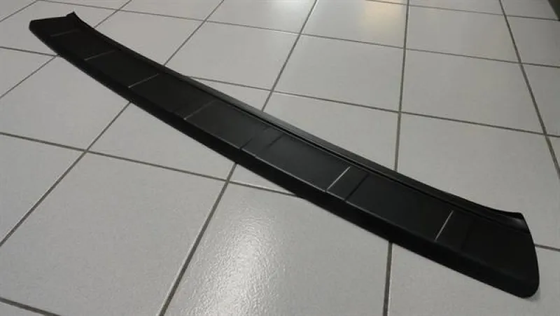 Ladekantenschutz ABS Kunststoff schwarz matt passend für VW T6 ab 9/2015 mit Heckklappe gerippt