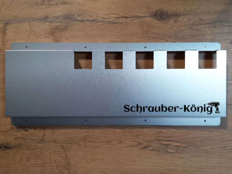 Wandhalterung Makita mit Schriftzug Schrauber-König