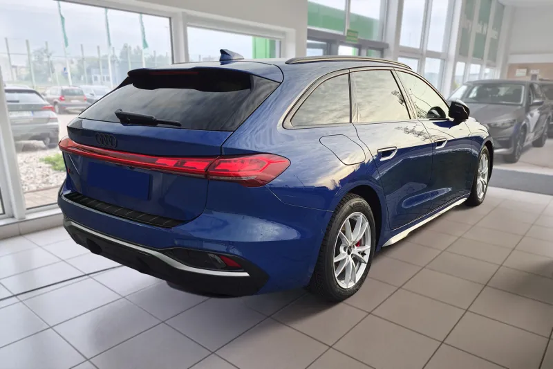 BLACK Ladekantenschutz Edelstahl passend für Audi A5 Avant (B10) / S5 ab 11/2024