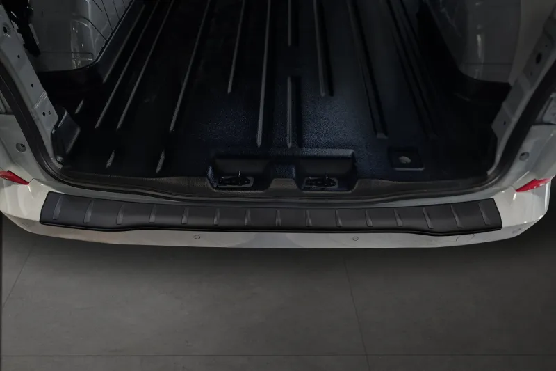 BLACK Ladekantenschutz Edelstahl passend für Ford Tourneo Custom II ab 09/2023