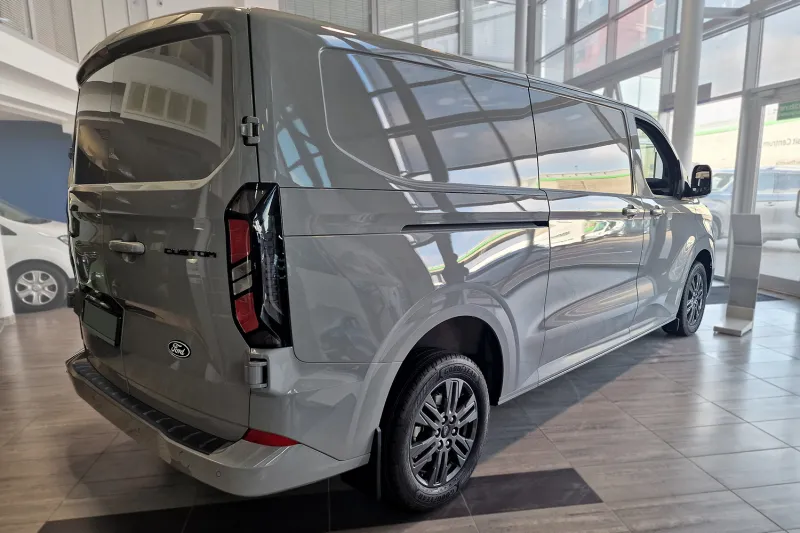 BLACK Ladekantenschutz Edelstahl passend für Ford Transit Custom II ab 09/2023