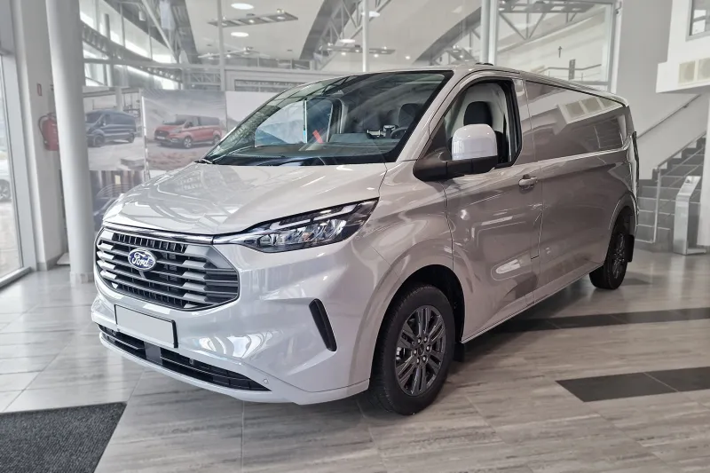 BLACK Ladekantenschutz Edelstahl passend für Ford Transit Custom II ab 09/2023