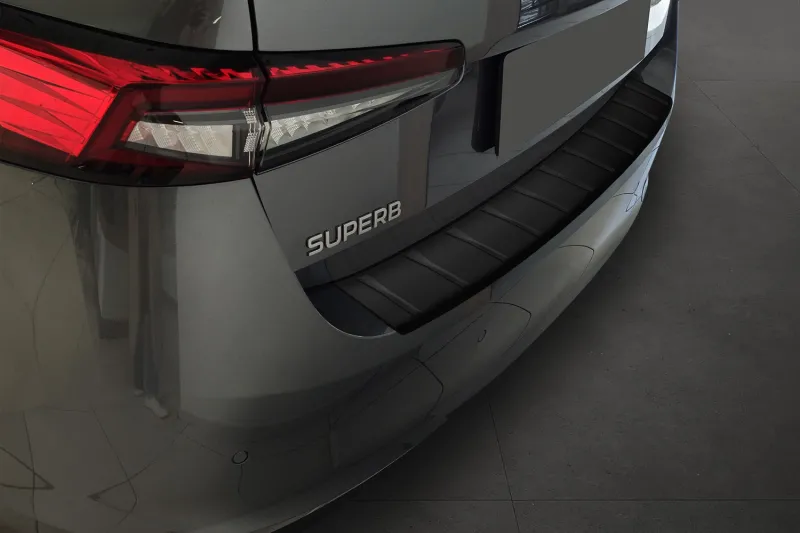 BLACK Ladekantenschutz Edelstahl passend für Skoda Superb IV Liftback (Limousine) ab 11/2023