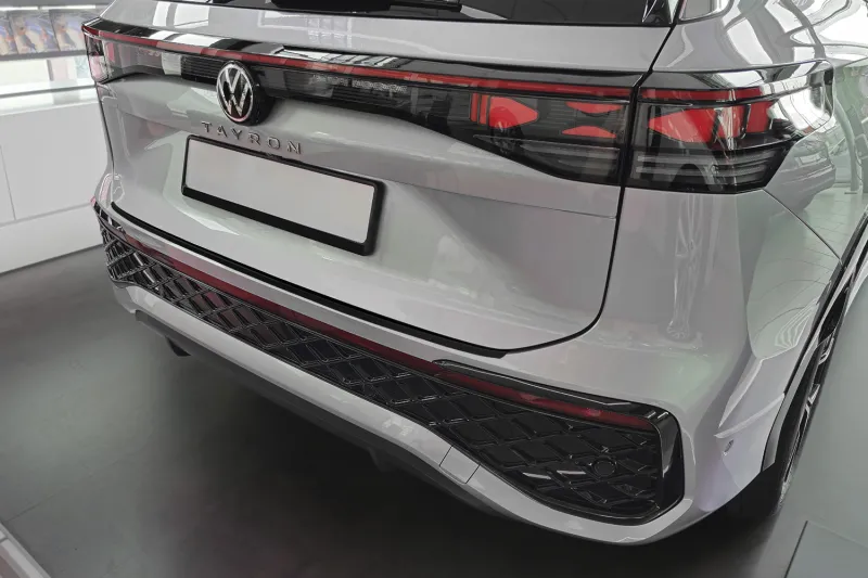 BLACK Ladekantenschutz Edelstahl passend für VW Tayron ab 01/2025