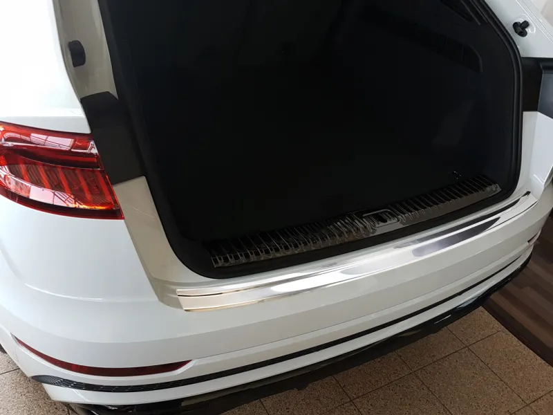 CLASSIC Edelstahl Ladekantenschutz passend für Audi Q8 ab 6/2018