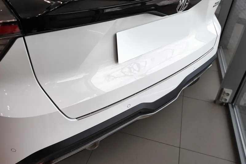 CLASSIC Edelstahl Ladekantenschutz mit Gravur passend für MG4 Electric ab 09/2022