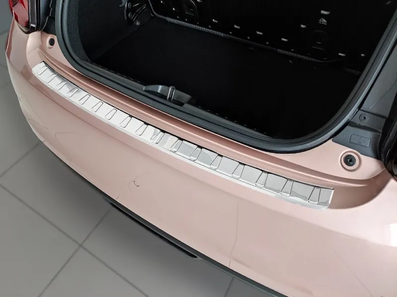 CLASSIC Ladekantenschutz Edelstahl mit Abkantung passend für Fiat 500 e (elektro) ab 11/2020