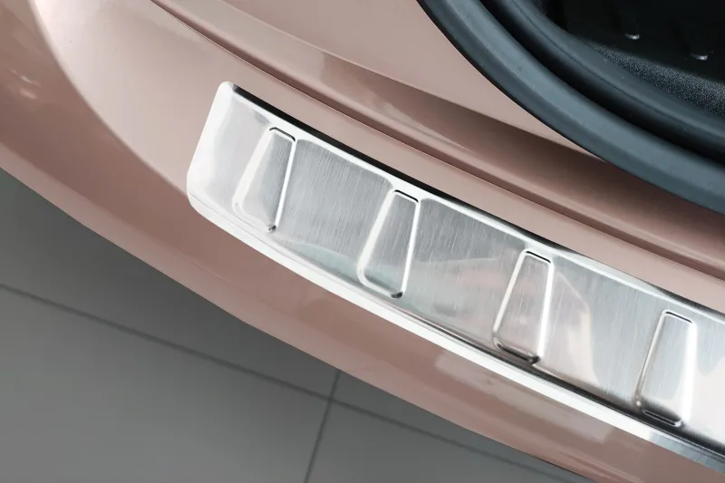 CLASSIC Ladekantenschutz Edelstahl mit Abkantung passend für Fiat 500 e (elektro) ab 11/2020