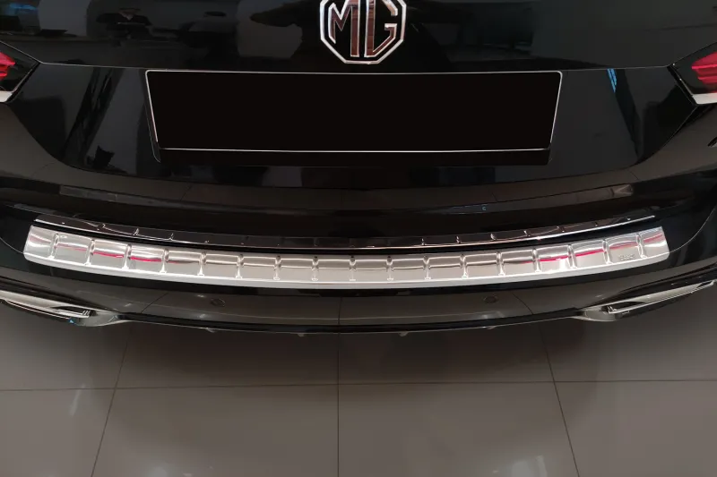 CLASSIC Ladekantenschutz Edelstahl mit Gravur passend für MG EHS u. HS ab 2020/FL 2023 - 2024