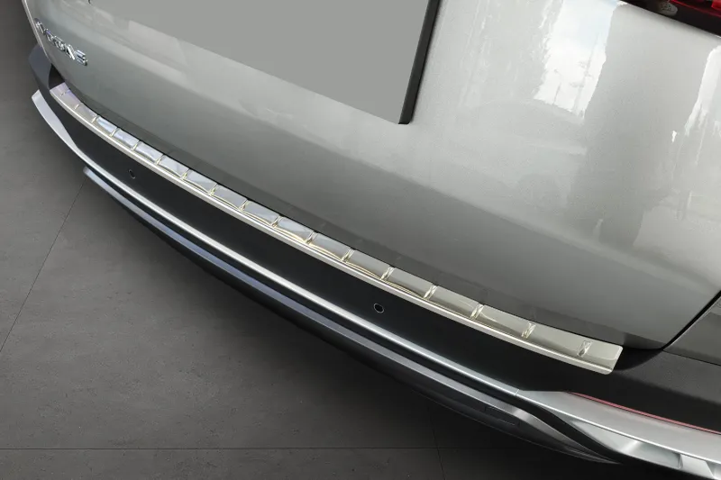 CLASSIC Ladekantenschutz Edelstahl passend für Omoda 5 ab 04/2024