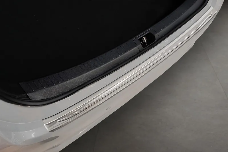 CLASSIC Ladekantenschutz Edelstahl passend für Toyota Corolla XII Limousine und GR Sport ab 2019