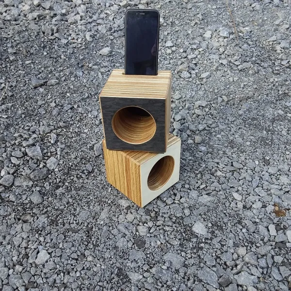 Lautsprecher Handy Design Woodspeaker Handy-Ladestation Cube Massivholz mit edlem Vogelaugenfurnierholz schwarz