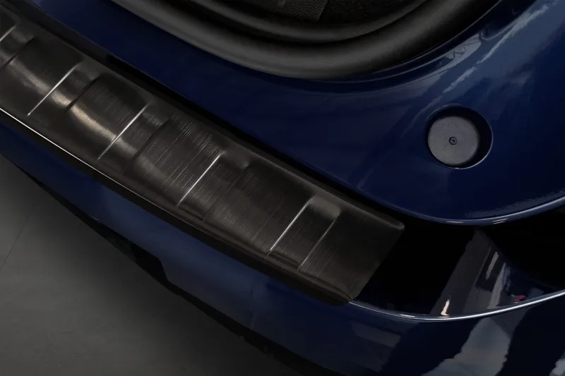 GRAPHIT Edelstahl Ladekantenschutz passend für Renault Megane E-Tech ab 10/2021