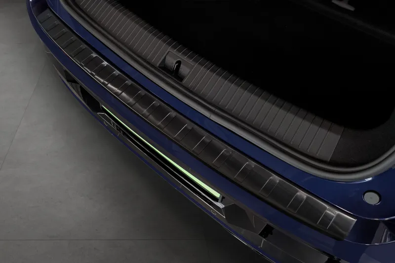 GRAPHIT Edelstahl Ladekantenschutz passend für Renault Megane E-Tech ab 10/2021