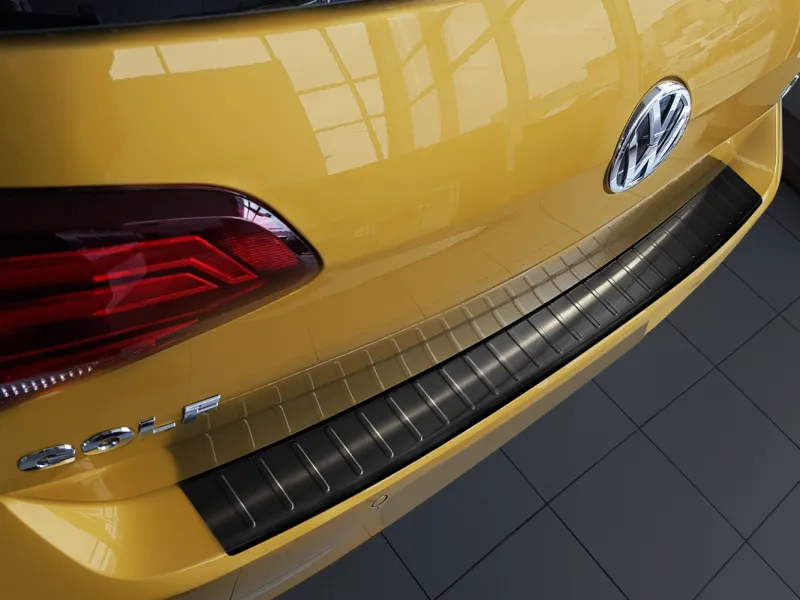 GRAPHIT Edelstahl Ladekantenschutz passend für VW Golf VII 08/2012 - 10/2019