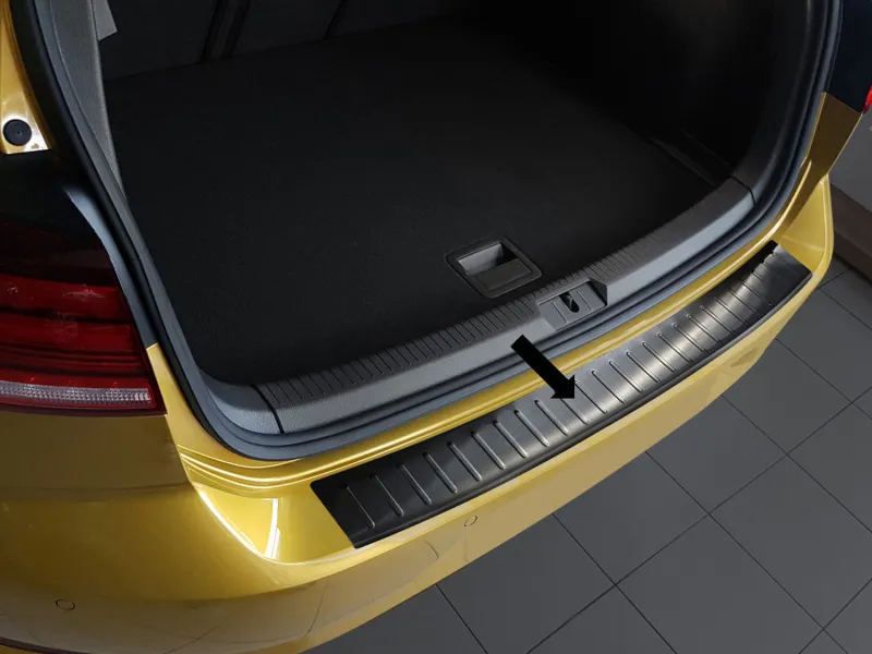 GRAPHIT Edelstahl Ladekantenschutz passend für VW Golf VII 08/2012 - 10/2019