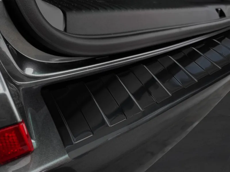 GRAPHIT Edelstahl Ladekantenschutz passend für VW T6/T6.1 mit Heckklappe ab 4/2015