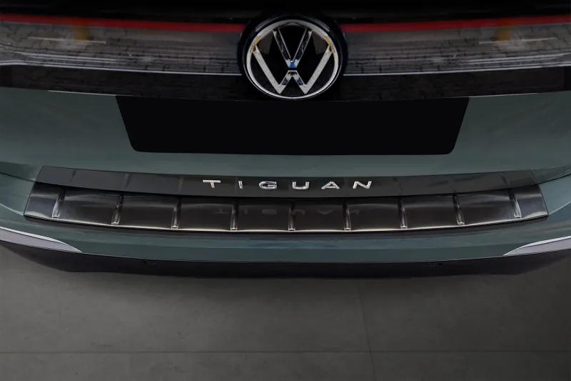GRAPHIT Edelstahl Ladekantenschutz passend für VW Tiguan III ab 11/2023