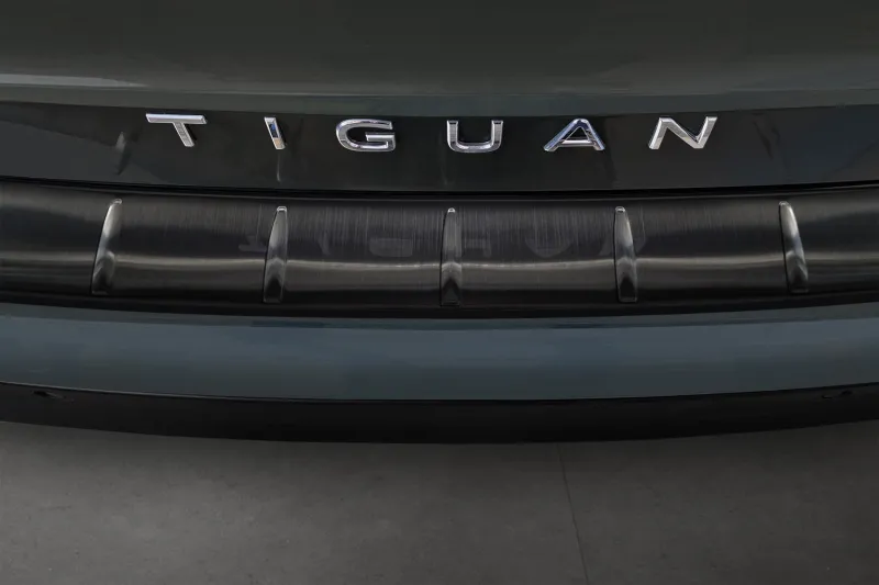 GRAPHIT Edelstahl Ladekantenschutz passend für VW Tiguan III ab 11/2023
