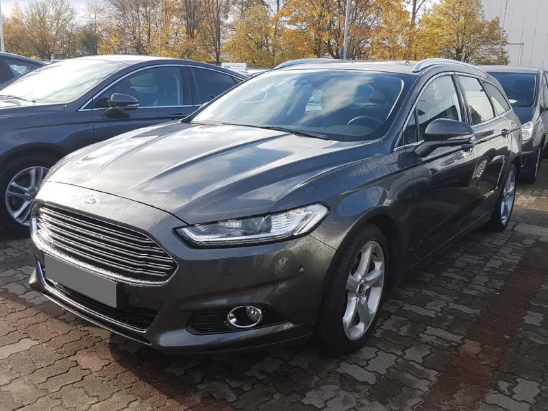 GRAPHIT Edelstahl schwarz Ladekantenschutz passend für Ford Mondeo Turnier ab 9/2014