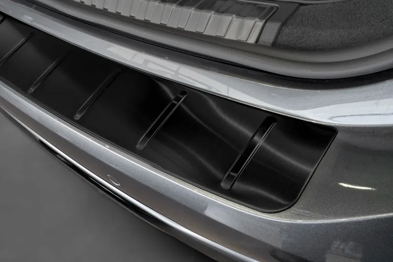 GRAPHIT Ladekantenschutz Edelstahl passend für Audi A6 Avant (C9) / S-Line ab 04/2025