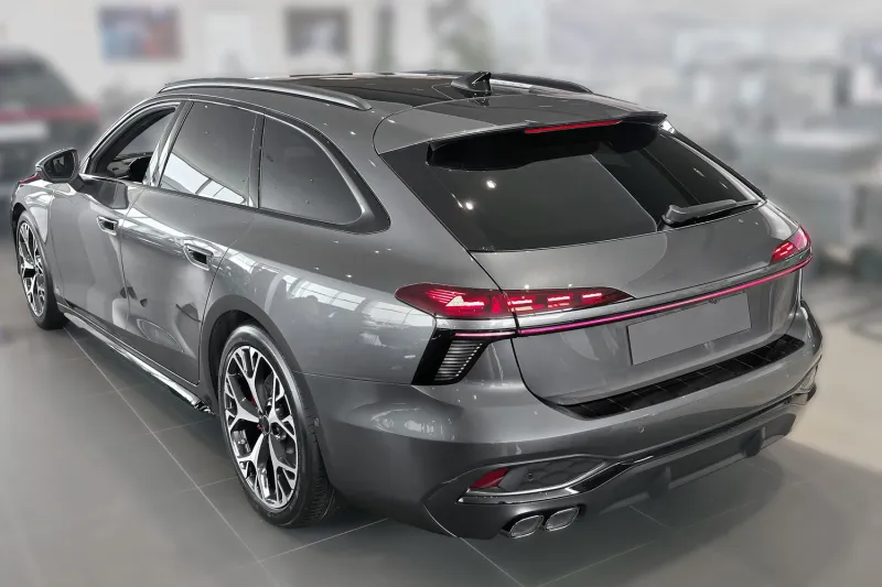 GRAPHIT Ladekantenschutz Edelstahl passend für Audi A6 Avant (C9) / S-Line ab 04/2025