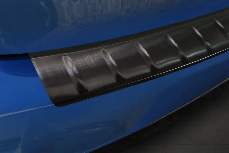 GRAPHIT Ladekantenschutz Edelstahl passend für BMW 2er Active Tourer M 03/2014  - 10/2021