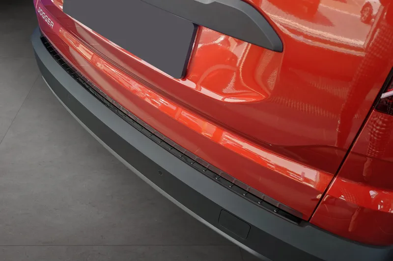 GRAPHIT Ladekantenschutz Edelstahl schwarz passend für Dacia Jogger ab 03/2022