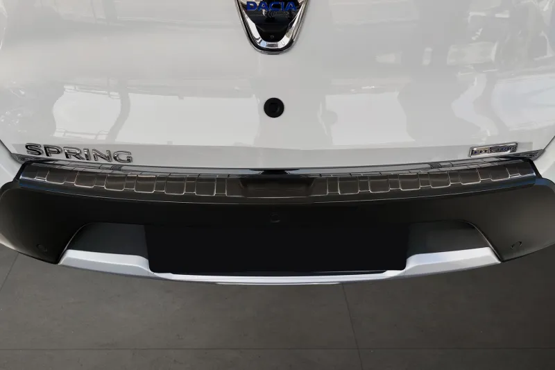 GRAPHIT Ladekantenschutz Edelstahl passend für Dacia Spring Electric / 5-Türer ab 2021