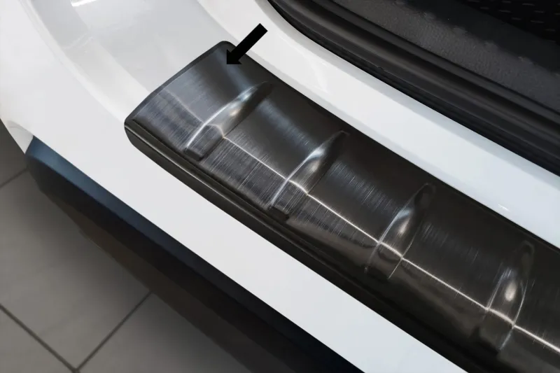 GRAPHIT Ladekantenschutz Edelstahl passend für Mazda 2 IV Hybrid ab 03/2022