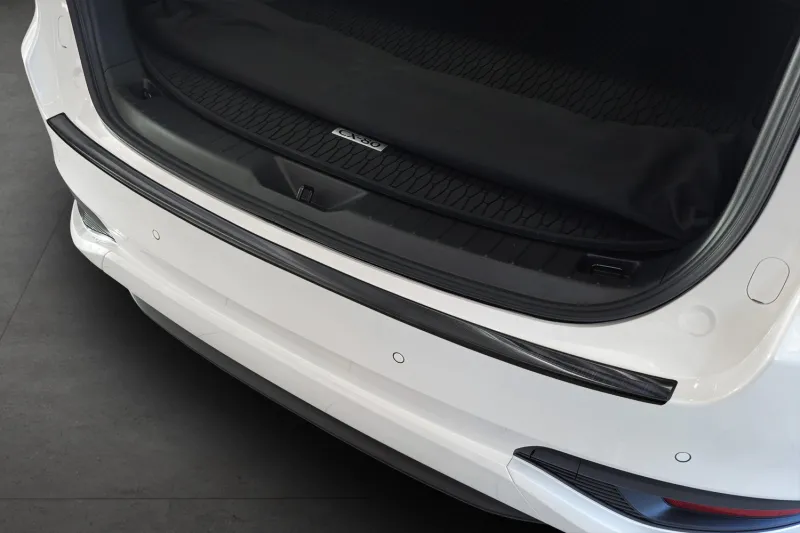 GRAPHIT Ladekantenschutz Edelstahl passend für Mazda CX-80 ab 2024