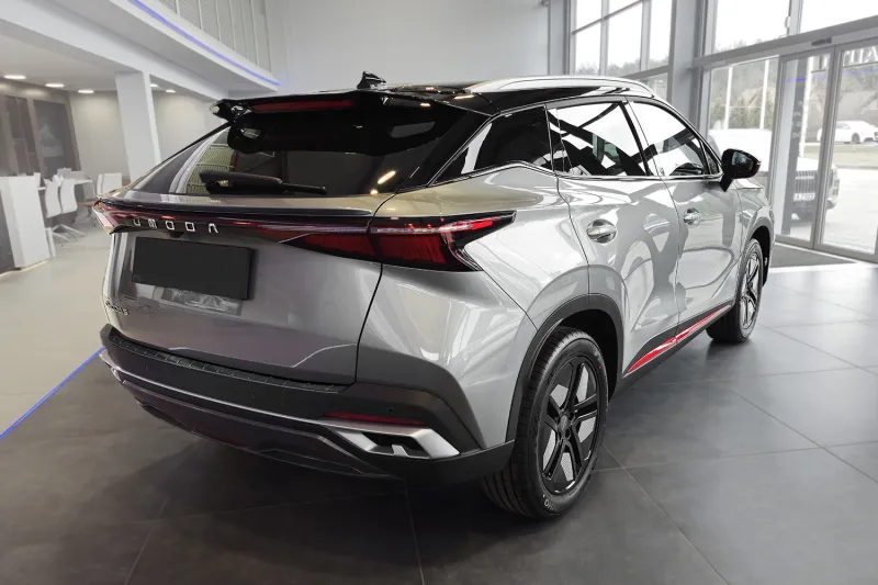 GRAPHIT Ladekantenschutz Edelstahl passend für Omoda 5 ab 04/2024