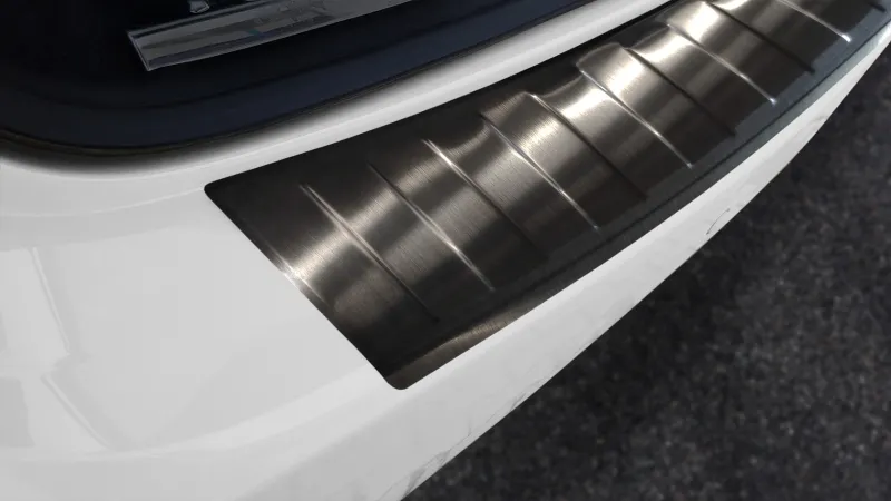 GRAPHIT Ladekantenschutz Edelstahl passend für Porsche Cayenne (92A) 2010-2014