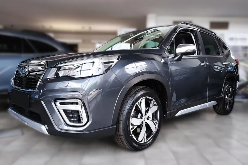 GRAPHIT Ladekantenschutz Edelstahl passend für Subaru Forester V (SK) 05/2019 - 10/2024