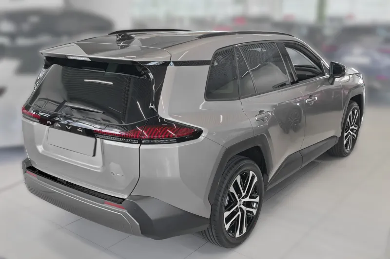 GRAPHIT Ladekantenschutz Edelstahl passend für Toyota RAV4 VI. ab 02/2026