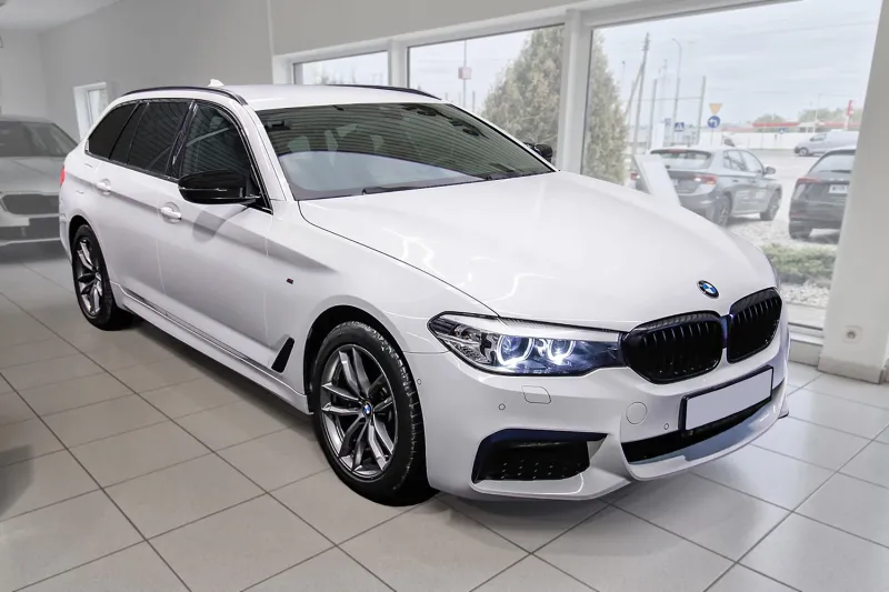 GRAPHIT Ladekantenschutz Edelstahl schwarz passend für BMW 5er Touring (G31) ab FL 2020 - 2024 M-Paket
