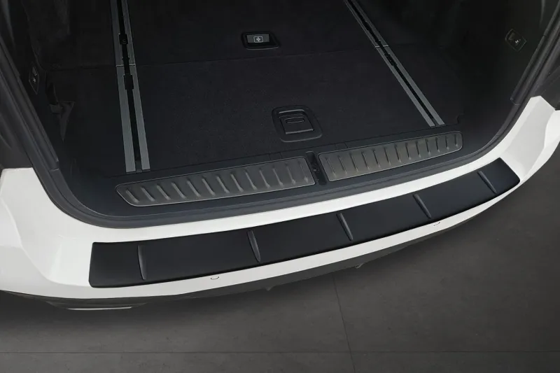 GRAPHIT Ladekantenschutz Edelstahl schwarz passend für BMW 5er Touring (G31) ab FL 2020 - 2024 M-Paket