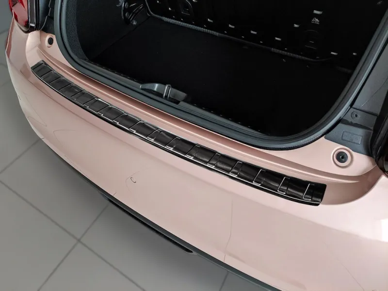 GRAPHIT Ladekantenschutz schwarz Edelstahl passend für Fiat 500 e (elektro) ab 11/2020