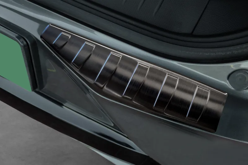 GRAPHIT schwarz Edelstahl Ladekantenschutz 2-teilig passend für Ford Mustang Mach-E ab 12/2020