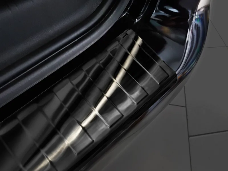 GRAPHIT schwarz Ladekantenschutz Edelstahl passend für Citroen Berlingo 3 auch XL ab 2018