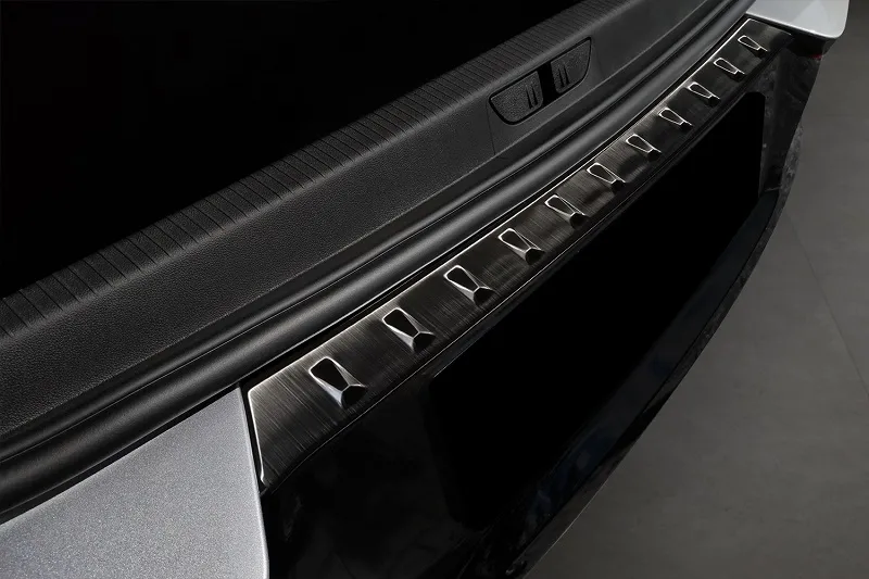 GRAPHIT schwarz  Ladekantenschutz Edelstahl passend für Opel Grandland X ab Facelift 11/2021