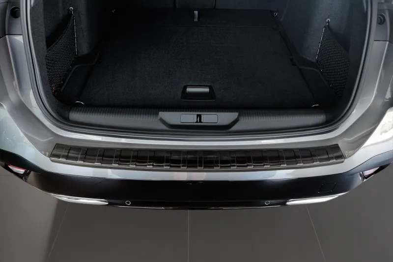GRAPHIT schwarz Ladekantenschutz Edelstahl passend für Peugeot Rifter ab 2018