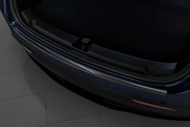 GRAPHIT Ladekantenschutz Edelstahl passend für Tesla Y ab 3/2020