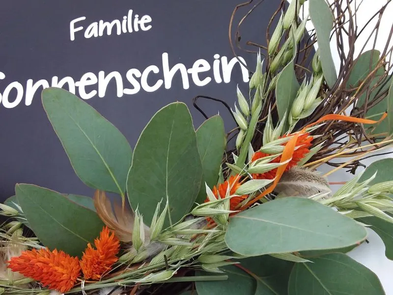 Dekoschild mit Wunschnamen und Trockenblumen | PERSONALISIERT |