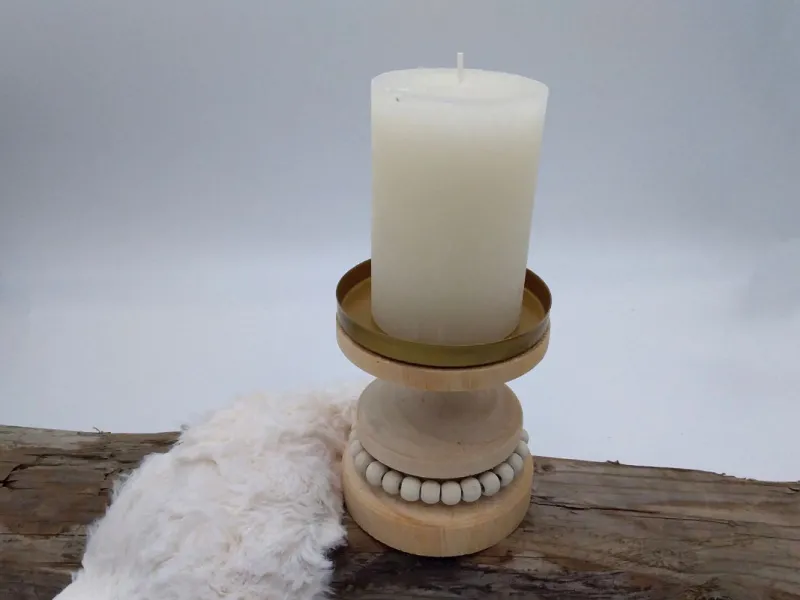 Kerzenhalter Holz mit Holzperlenkette im Boho-Style