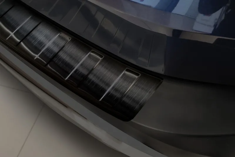 GRAPHIT Ladekantenschutz Edelstahl passend für Nissan X-Trail 4 (T33) ab 2022