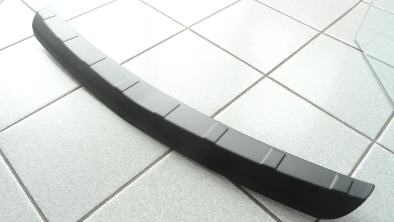 RGM® Ladekantenschutz ABS schwarz passend für Opel Astra K 5-Türer 2015 gerippt