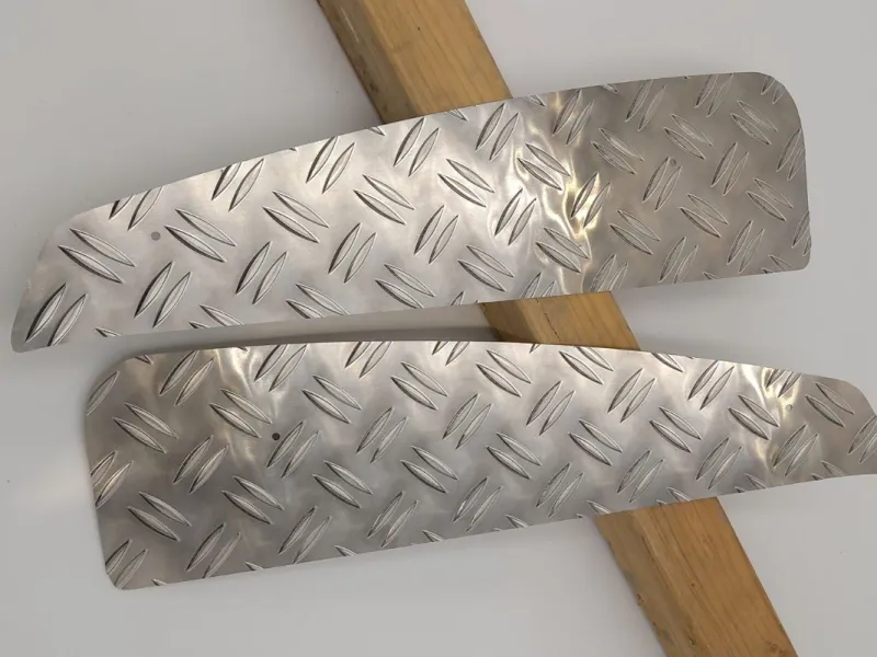 Rollertrittbleche Alu Riffel passend für Honda Dylan 2teilig