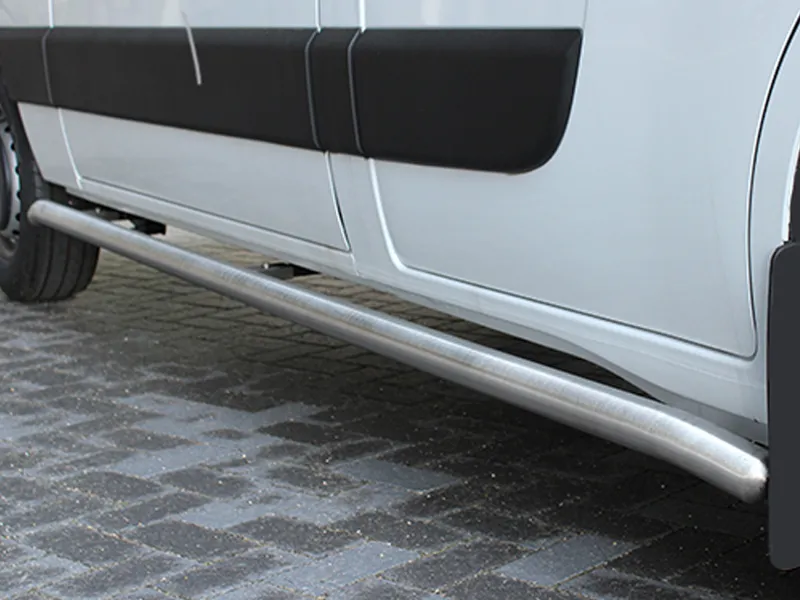 Schwellerrohr Set Edelstahl matt gebogen passend für Renault Trafic ab 2022 (L2)