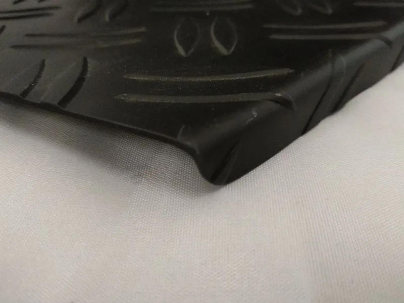 Trittschutzblech-Set (2) Alu Riffel schwarz passend für VW T5/T6/T6.1 ab 2003